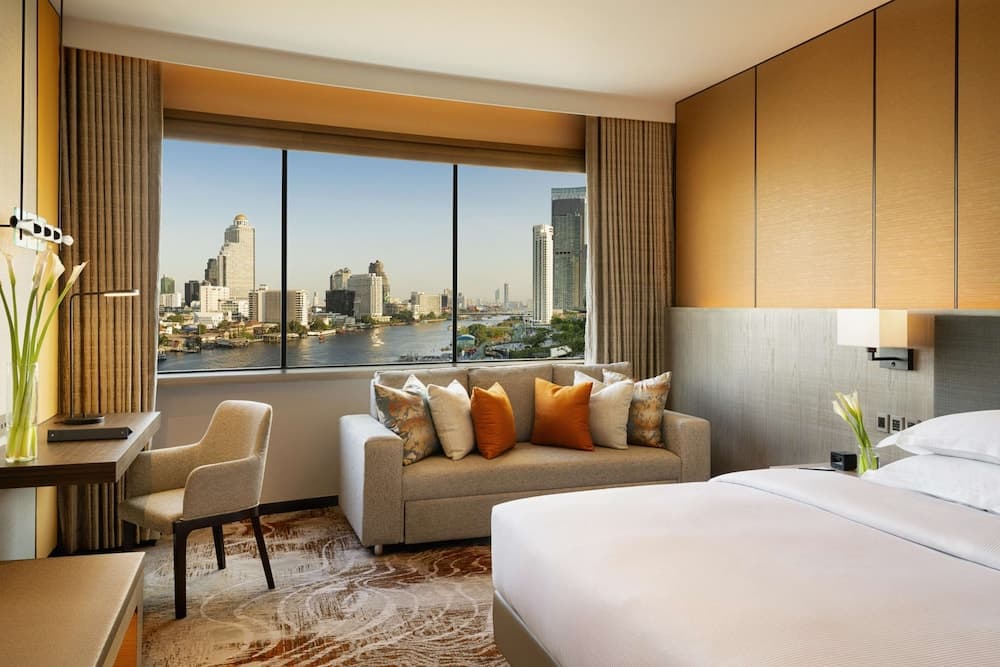Family King River View Room