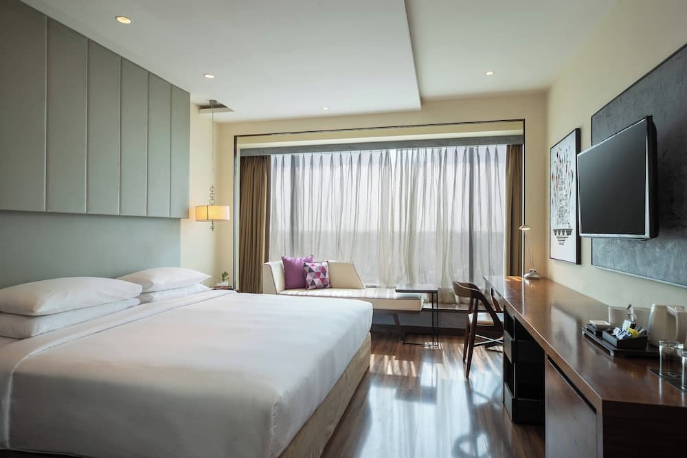 Superior Room with 1 King Bed