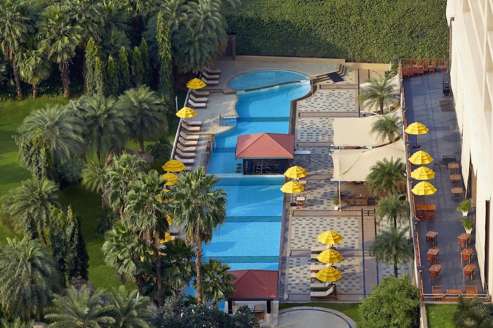 Twin Pool View Room