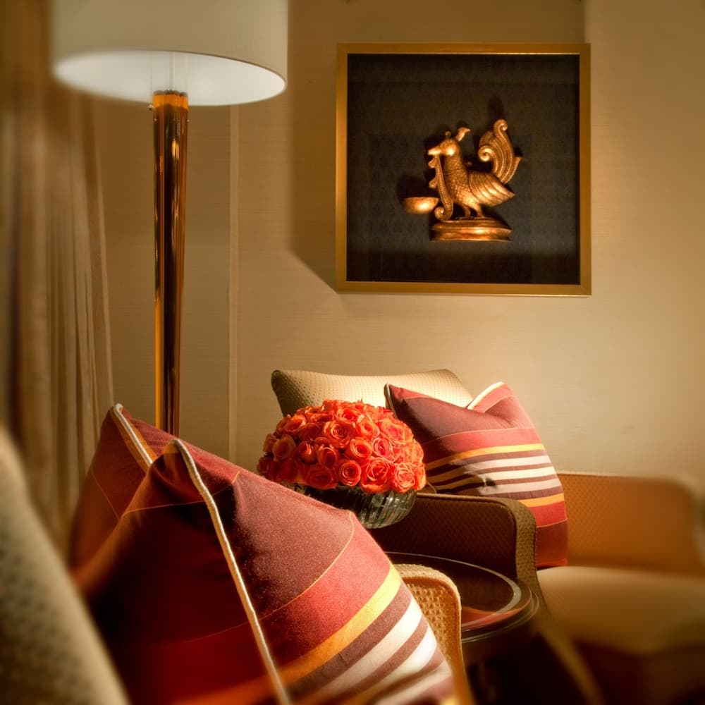 Club King Room