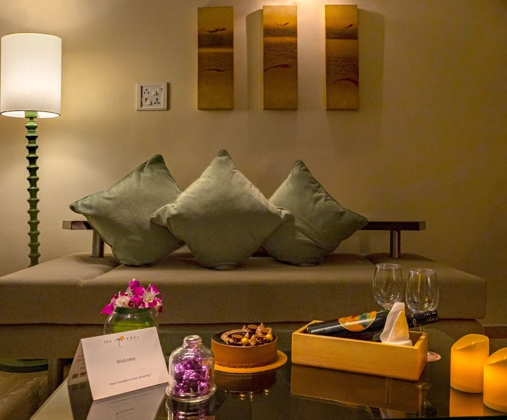 Suite Queen Room