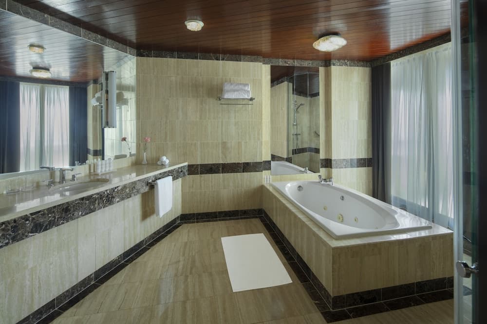 Executive King Balcony Room