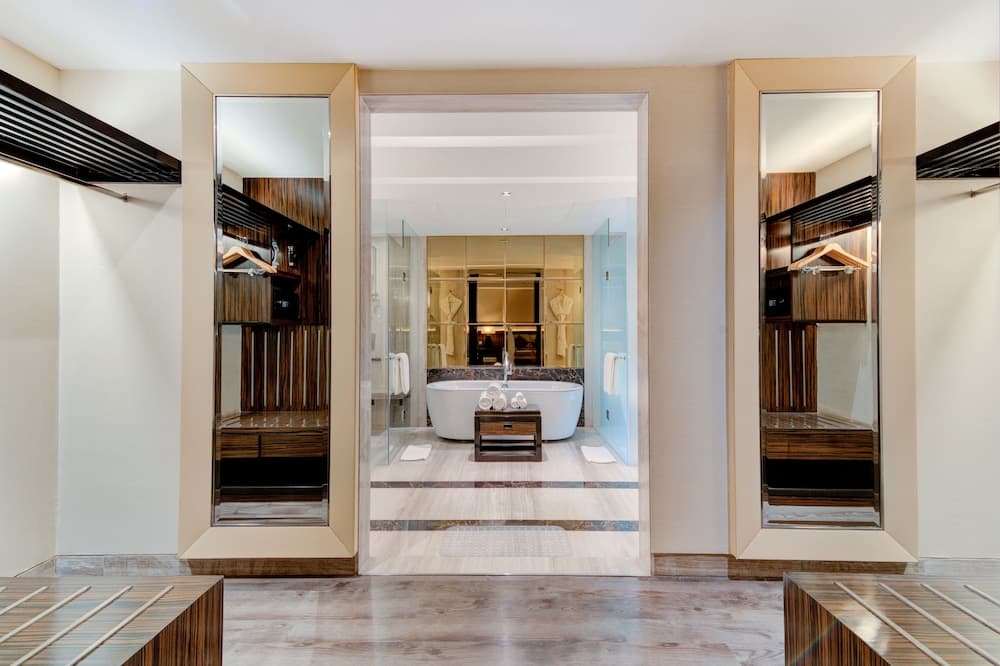 Suite King Room