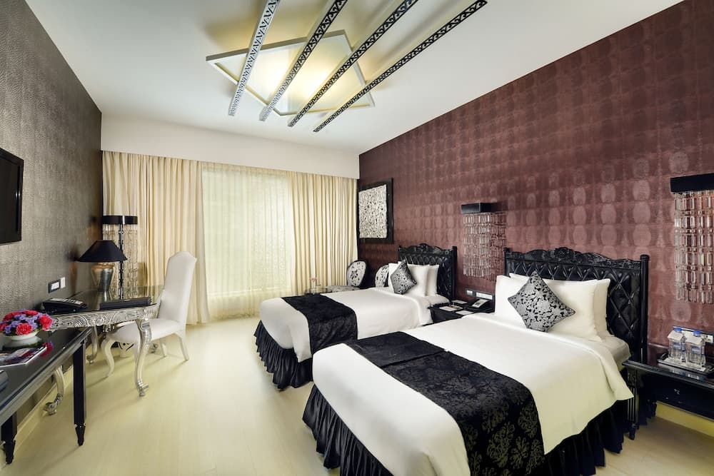 Zuri Standard Room with Twin Beds (02 single beds)