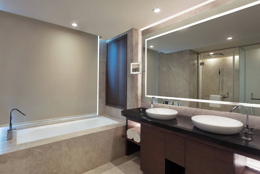 Twin City View Room