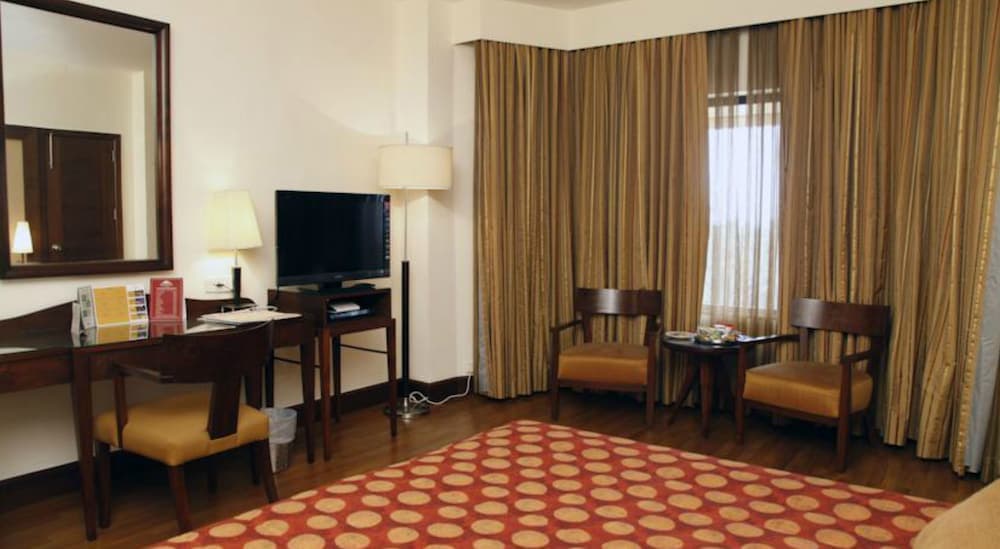 Deluxe King City View Room
