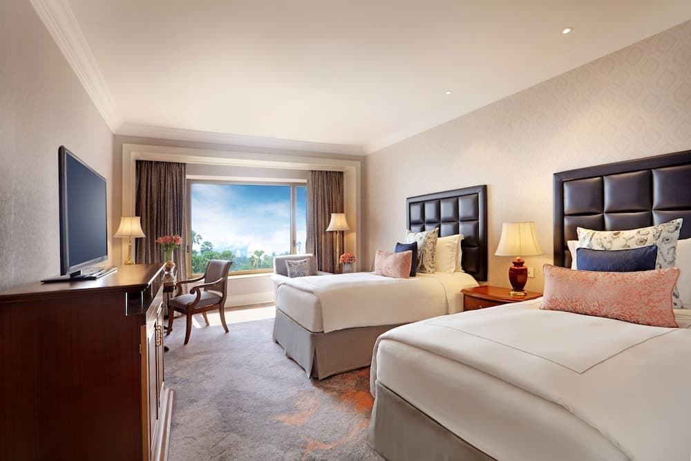 Deluxe Room Twin Bed
