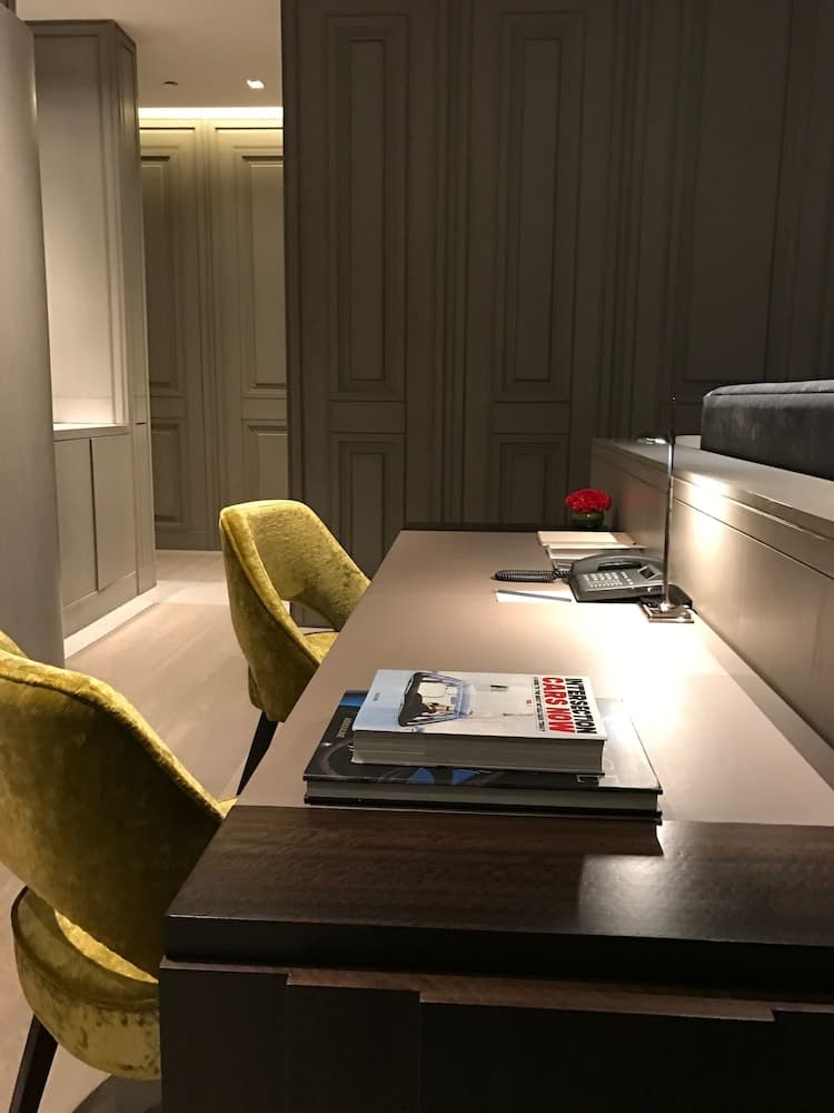 Junior Suite King Room