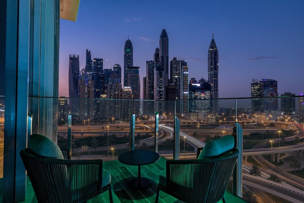 Club King Balcony Room