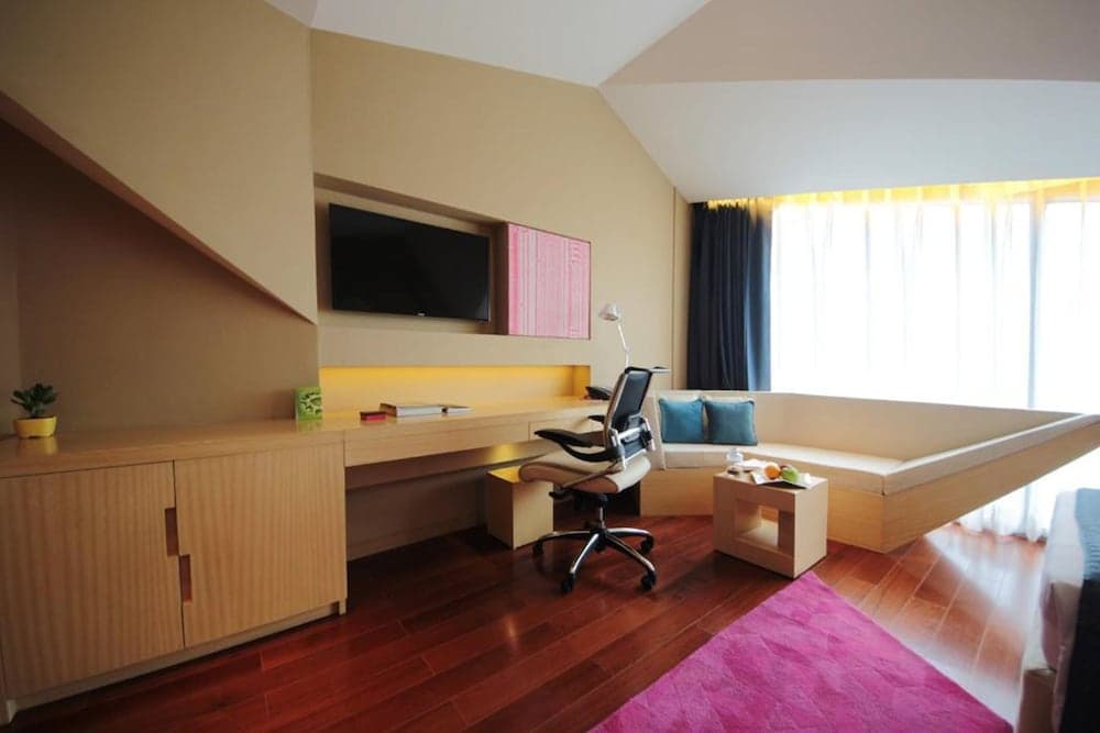 Suite King City View Room