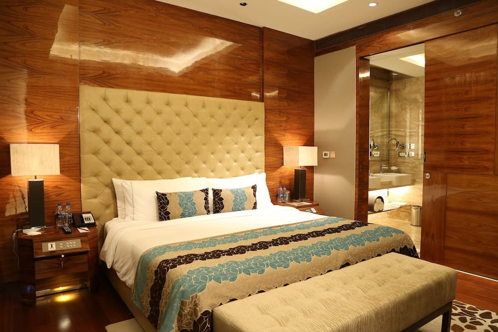 Luxury King Room