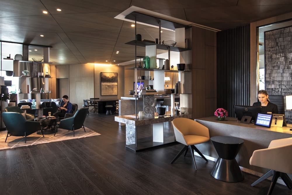 Club King Room
