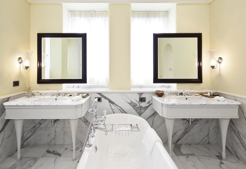 Suite King City View Room