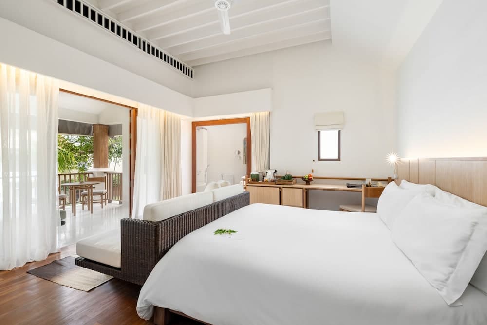 Deluxe Room, Balcony