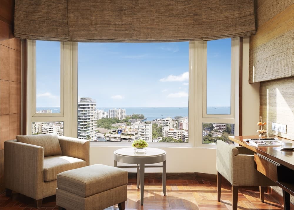 Deluxe Twin City View Room