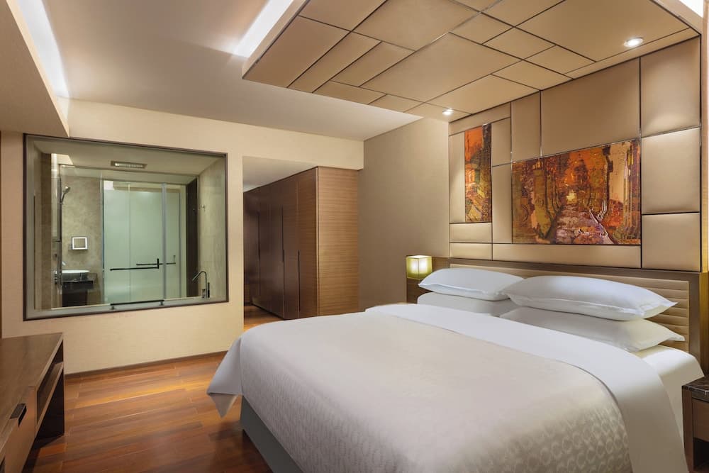 Junior Suite King Size Bed
