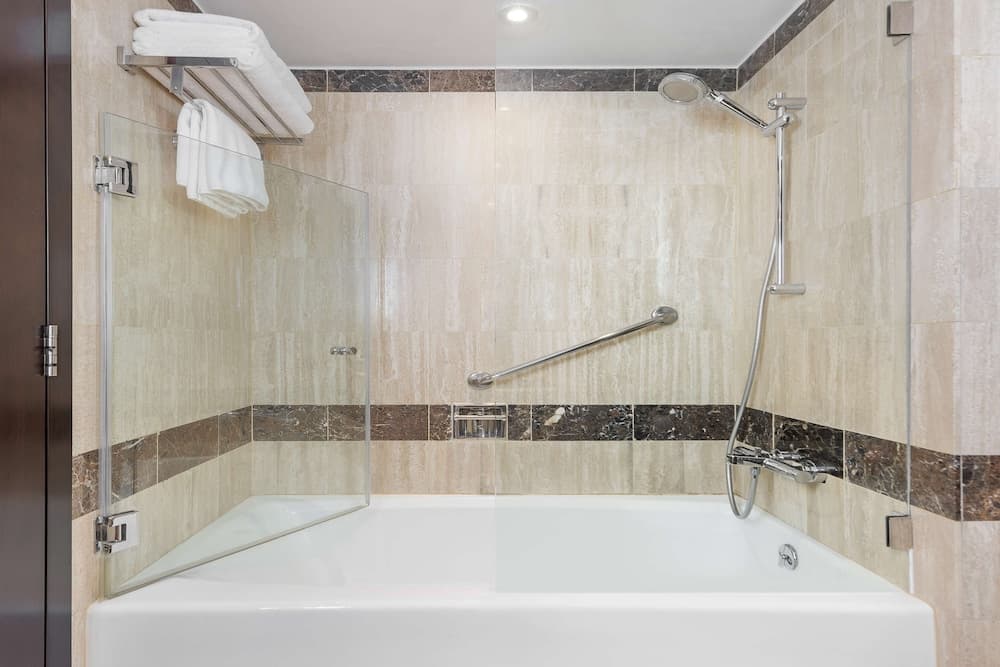 Superior King Balcony Room