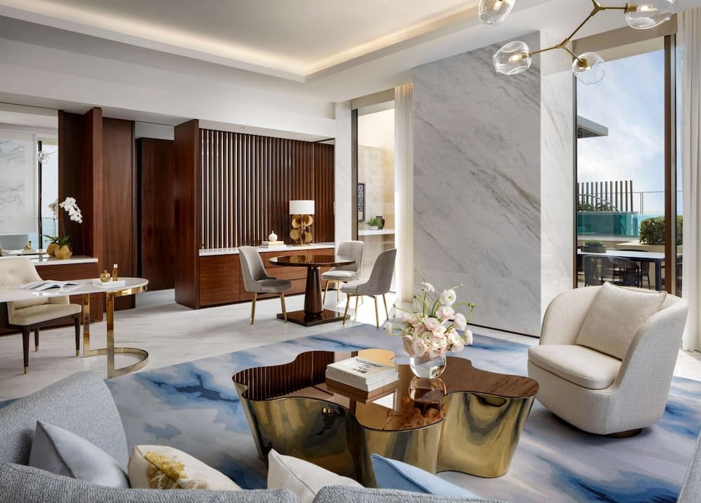 Villa King Pool View Room
