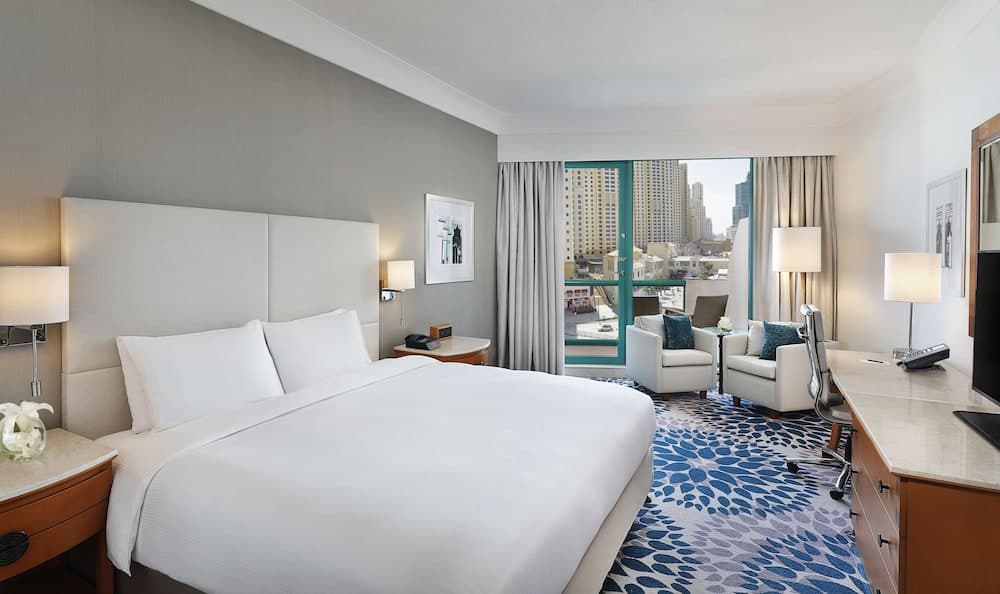 Deluxe King Sea View Room