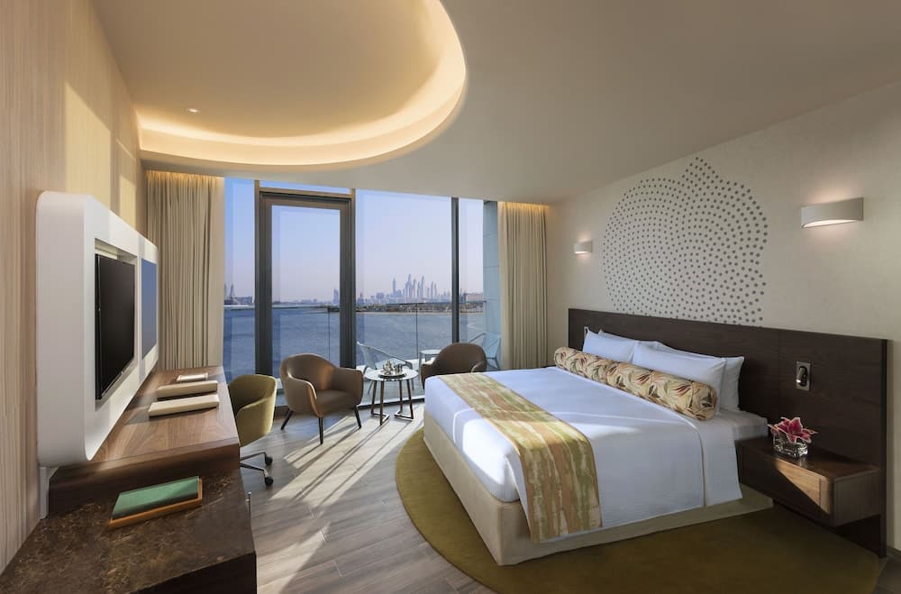 Club King Sea View Balcony Room