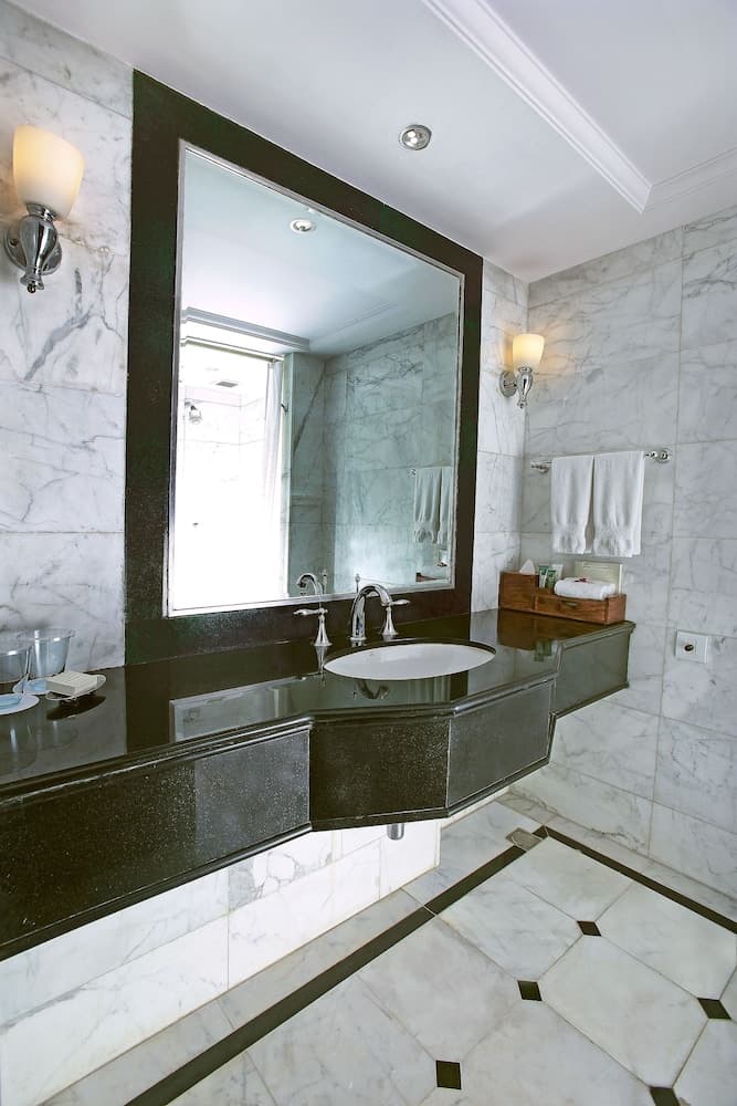 Suite King Room