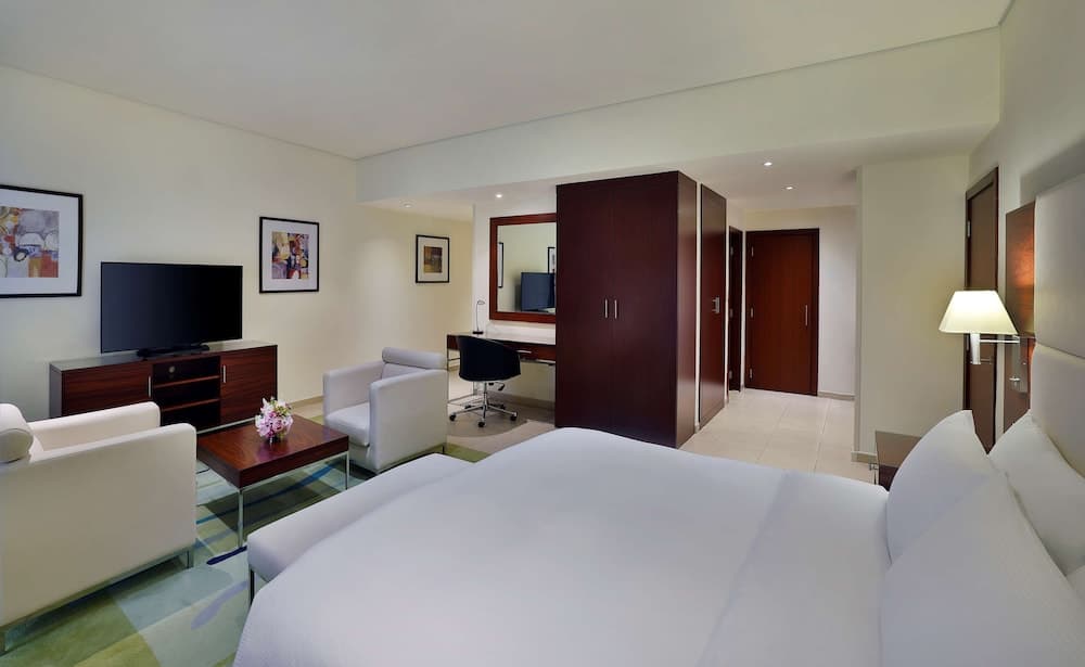 King Executive Room with Sea View Balcony