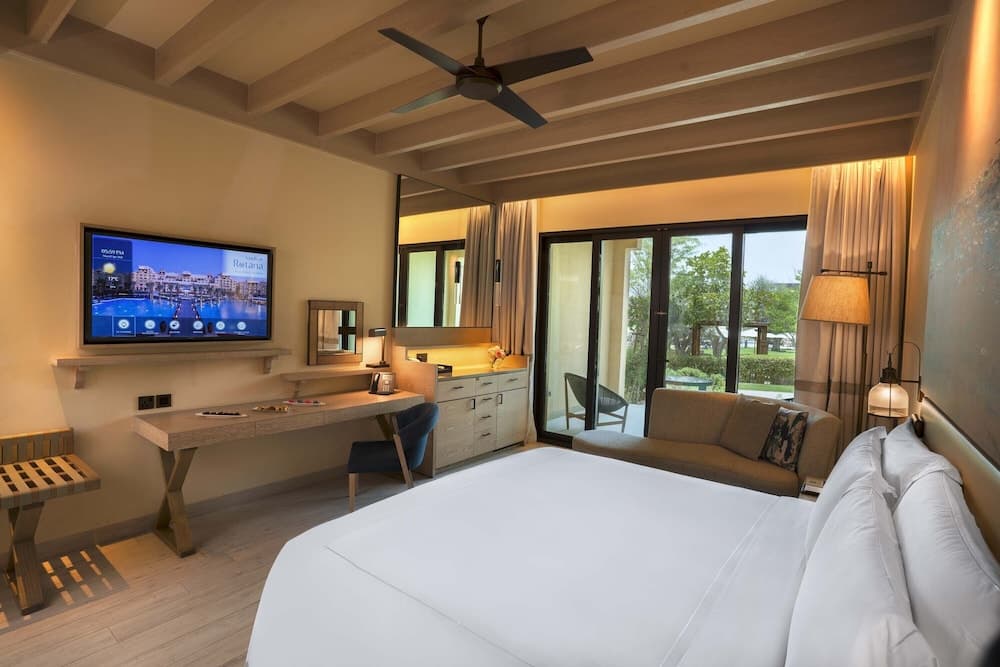 King Room with Terrace And Garden View