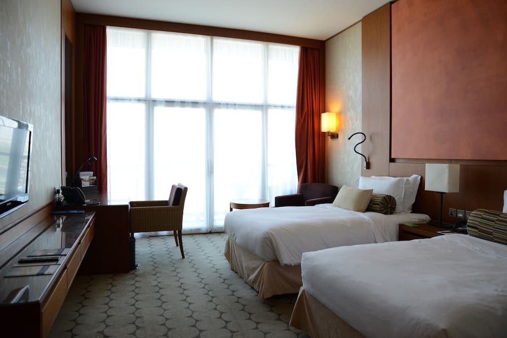 Deluxe Twin Pool View Balcony Room