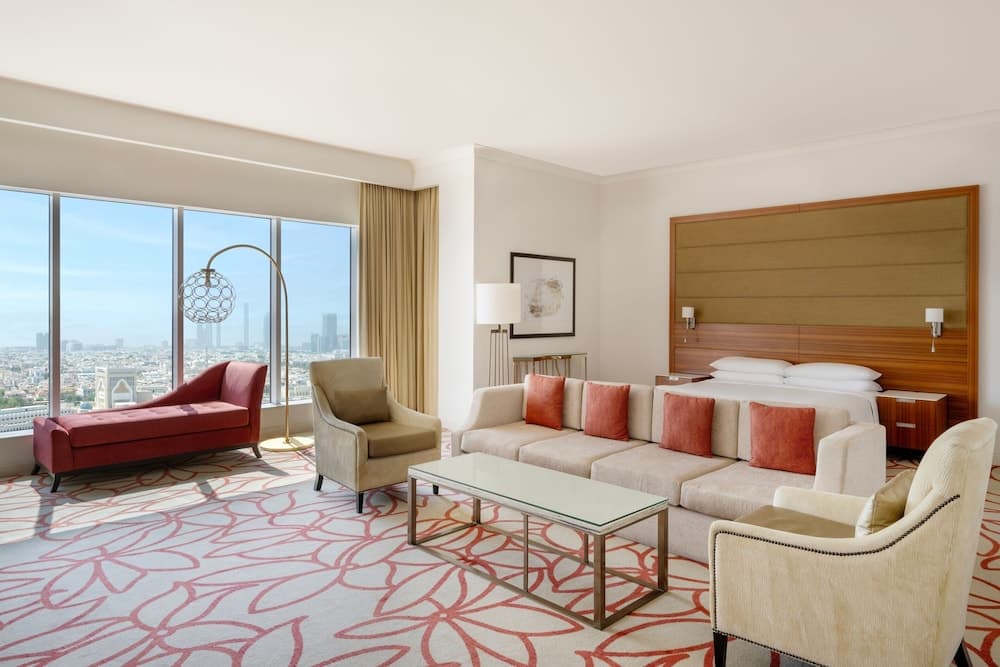Junior Suite King Smoking Room