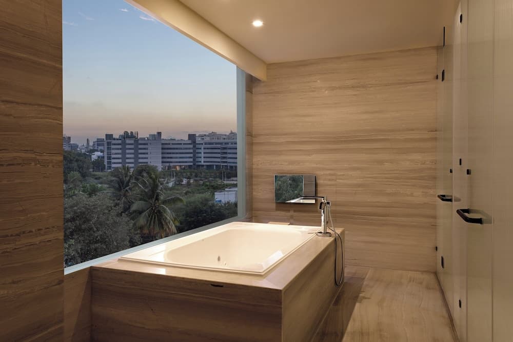 Twin City View Room