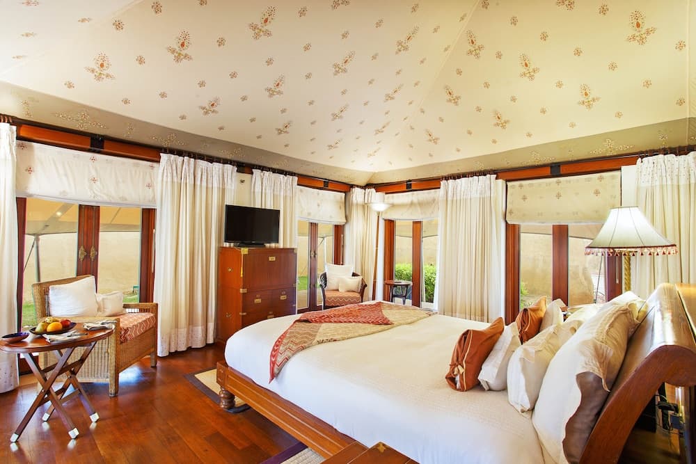 Luxury King Room