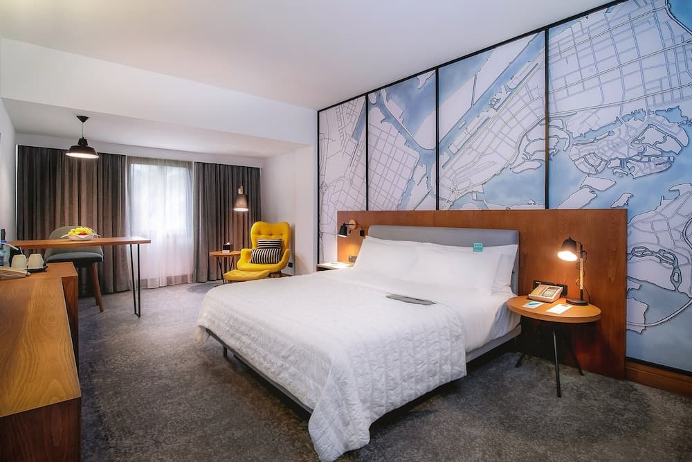 Deluxe King City View Room