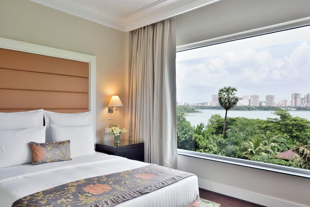 Double Lake View Room