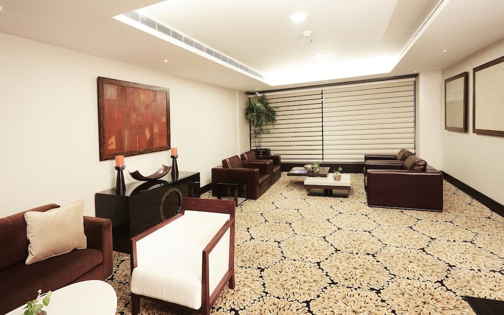 Club King Room