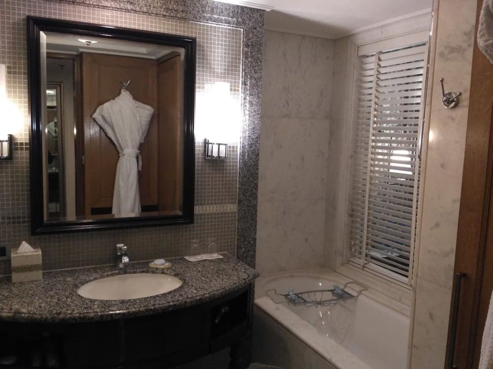 Royal Double Pool View Room