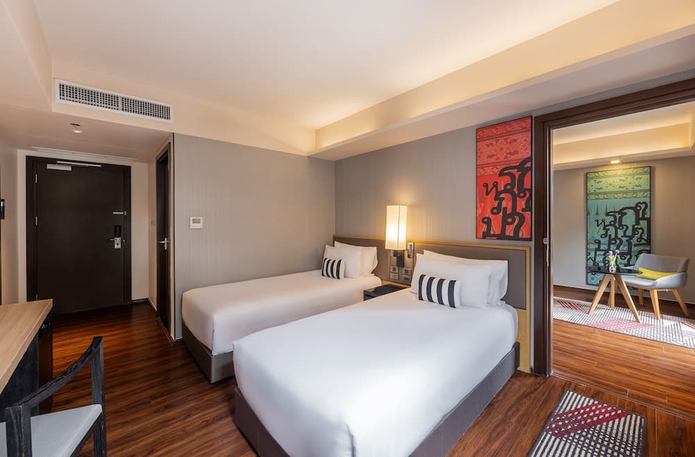 Friends and Family Connecting Room