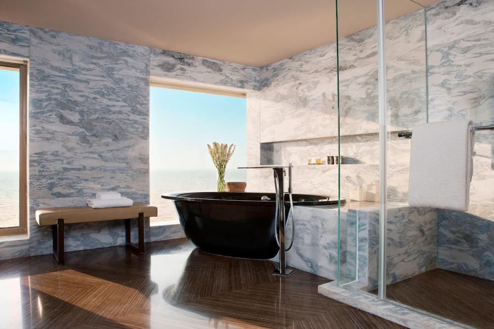 Royal King Room