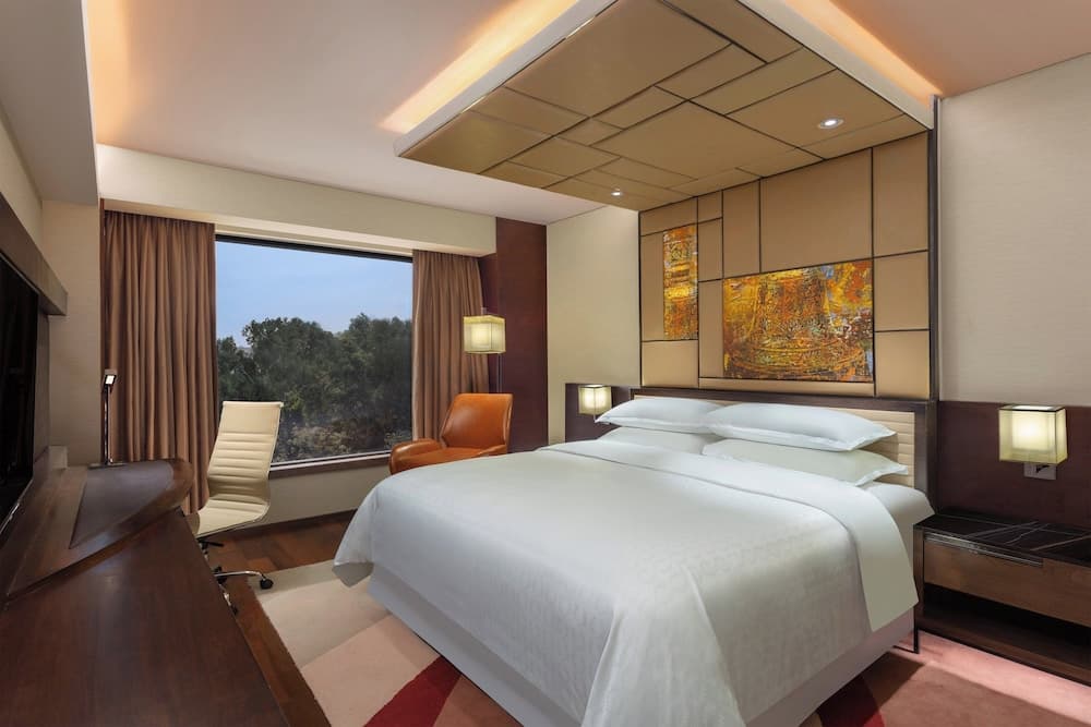 Junior Suite King Room