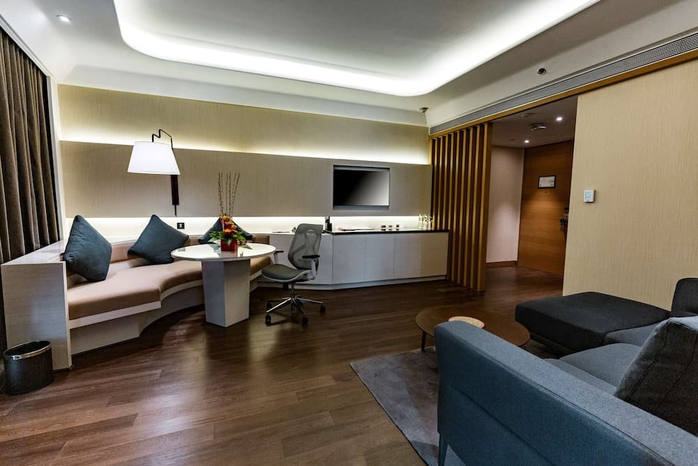Suite King Room