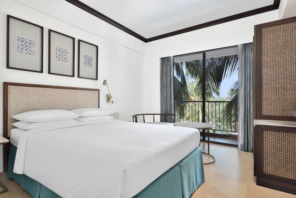 Room, 1 Queen Bed, Pool View