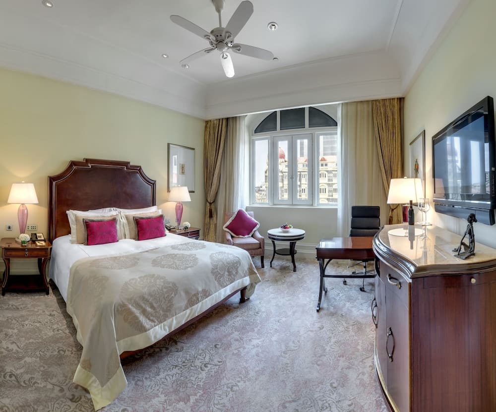 Luxury King City View Room