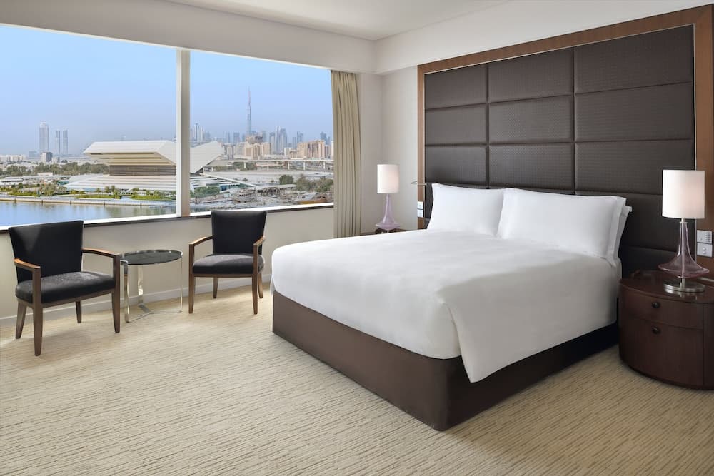 Suite, 1 Bedroom (Waterfront View)