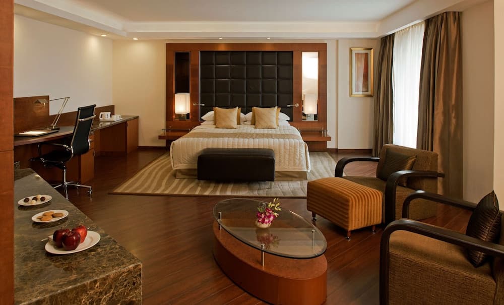 Business King Room