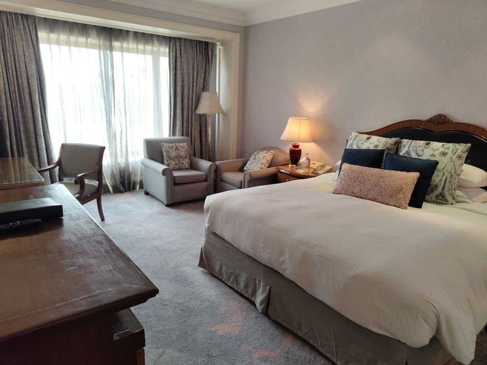 Deluxe King Room