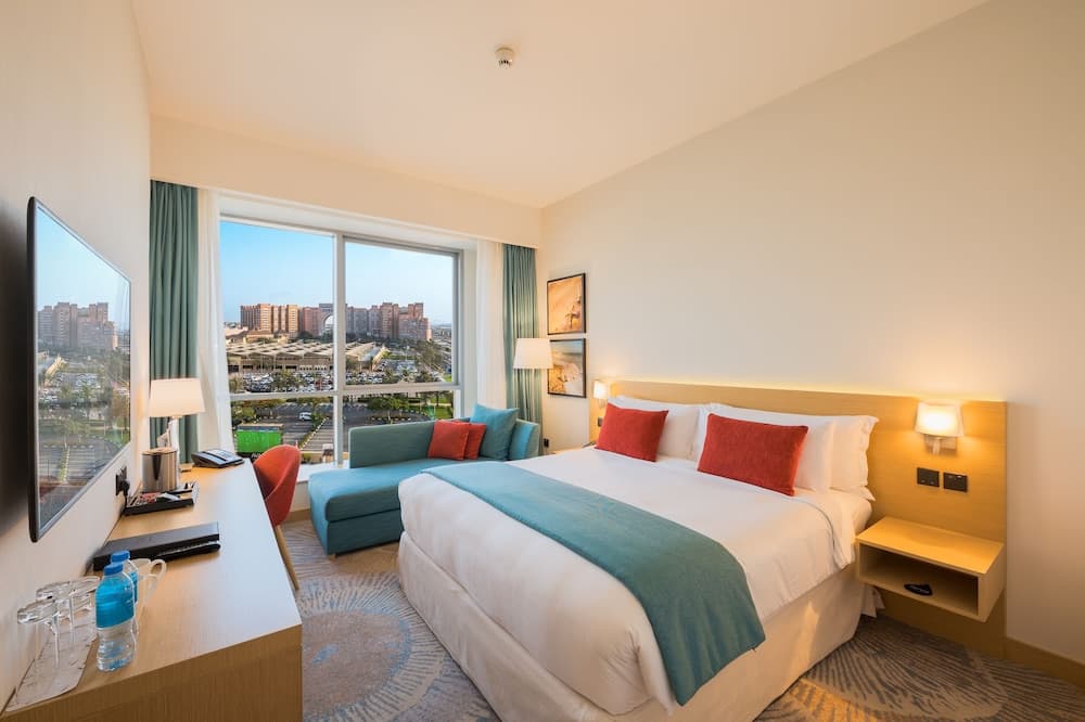 Superior Room, Pool View
