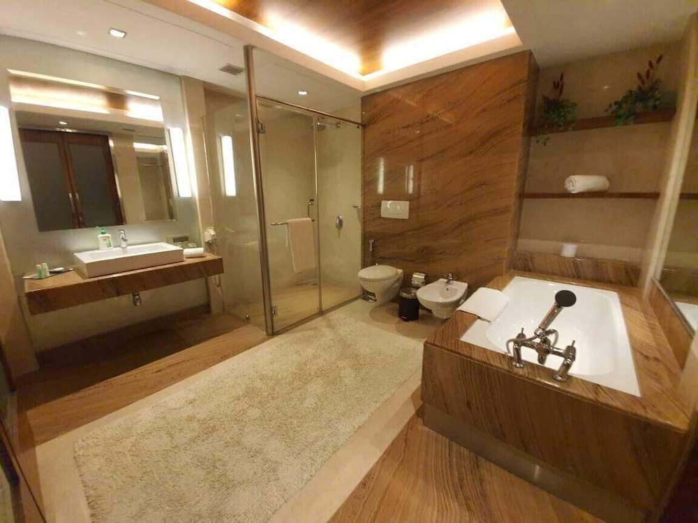 Suite King Room