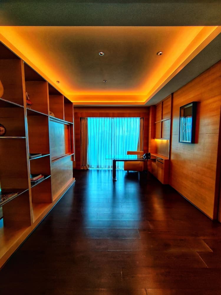 Suite King Room