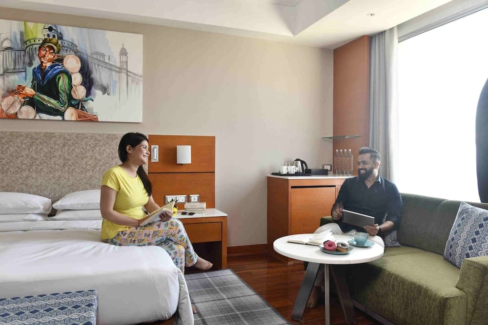 Deluxe King Pool View Room