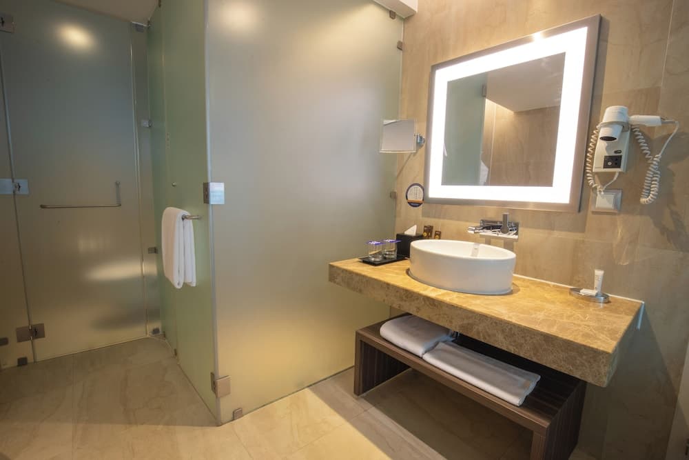 Junior Suite King Room