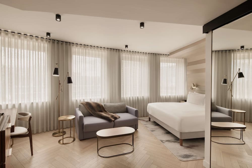Junior Suite King Room